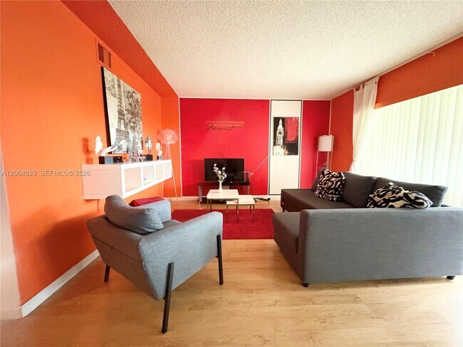 Building Photo - 929 Coral Club Dr