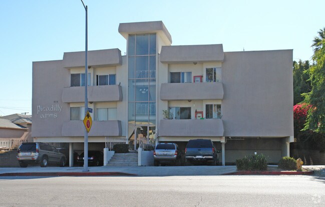 Primary Photo - 8822 Cadillac Ave