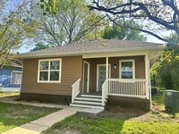 Building Photo - Charming Newly updated 3-Bed 2-Bath House