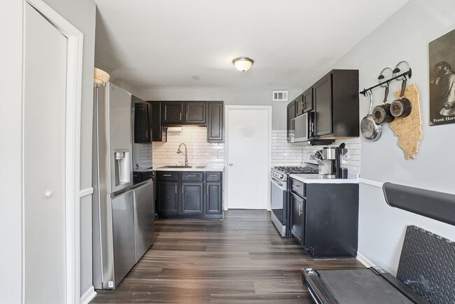 Building Photo - 12738 Kenneth Ave