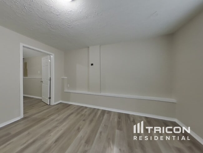 Building Photo - 581 Meadow Spring Dr