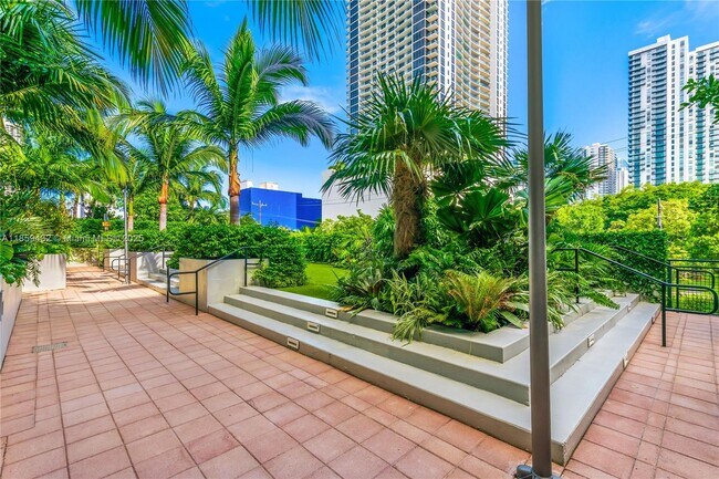 Building Photo - 1749 NE Miami Ct