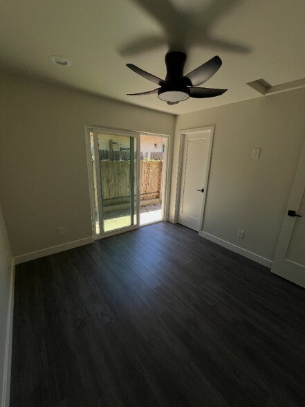 Building Photo - 1572 Rhinestone Ct