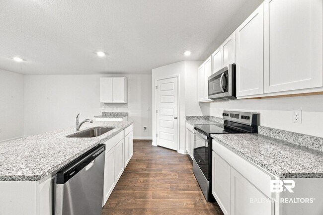 Building Photo - 14615 Dayton Cir