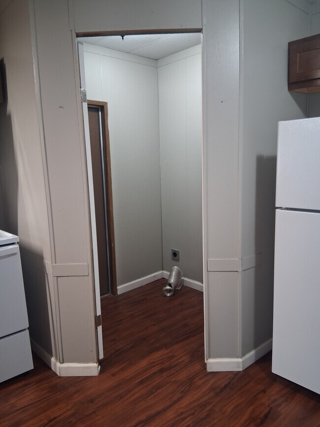 Building Photo - 252 Golden Crest Dr