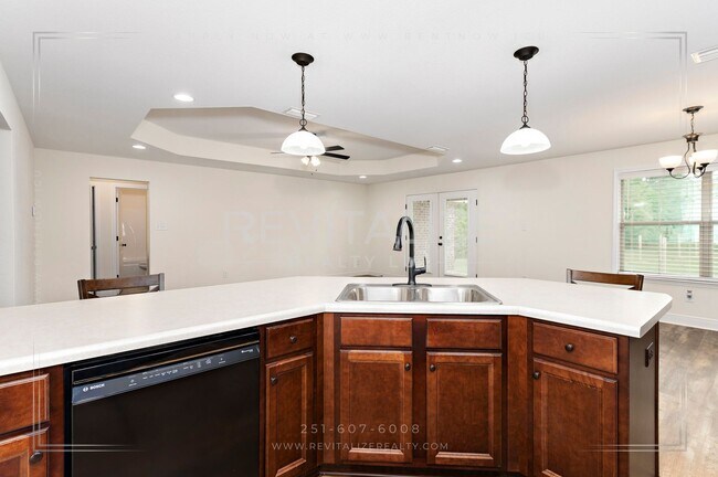 Building Photo - Elegant 4 Bed 3 Bath Cul-de-sac Home in Silverhill