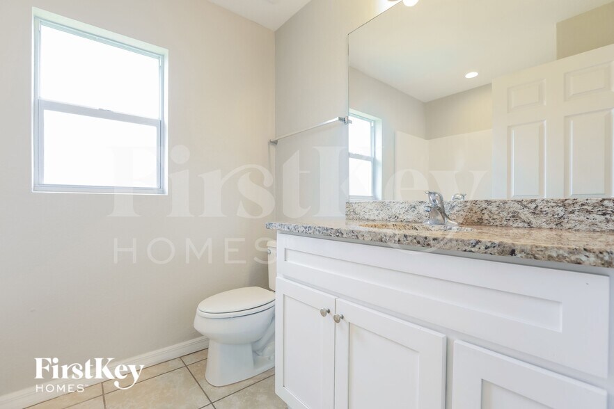 Building Photo - 4570 Lummus St