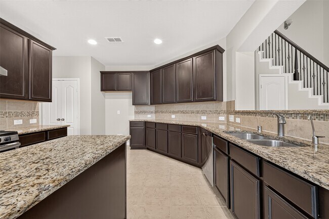 Building Photo - 10031 Esslemont Ct