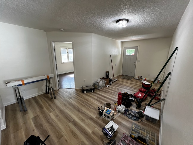 Building Photo - 1105M