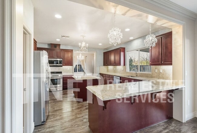 Building Photo - 3576 Hume St