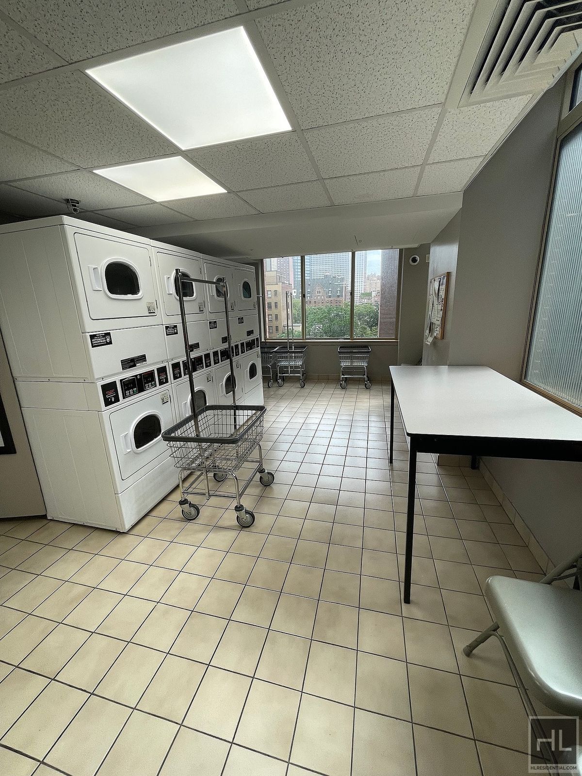 Building Photo - E 47TH ST