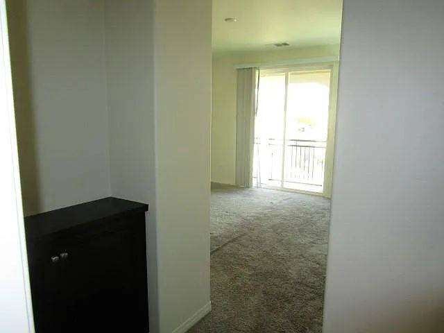 Building Photo - Beautiful Valencia Townhome in Desirable West Creek Community