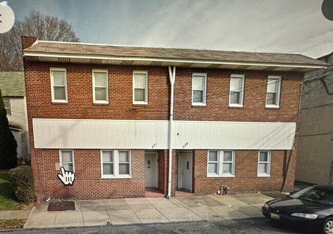Building Photo - 229 Clifton Ave