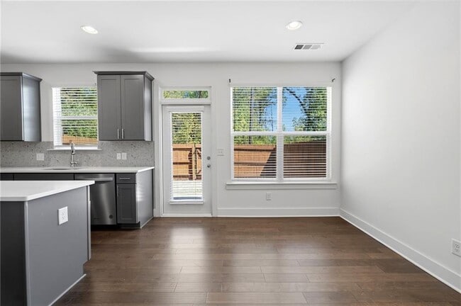 Building Photo - 2251 Mulsanne Dr