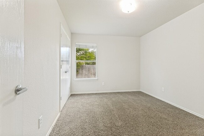 Building Photo - 556 Winbridge Ln
