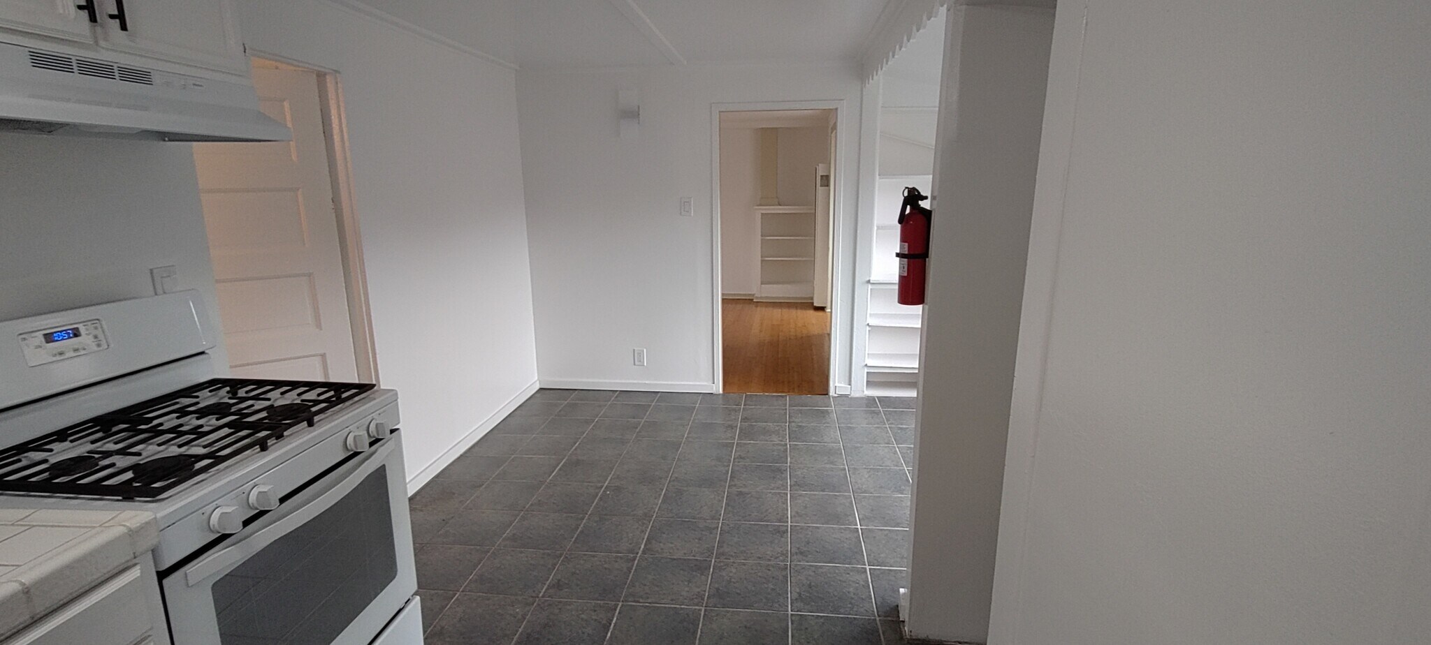 Kitchen 4 - 1150 Sanborn Ave. Apt C