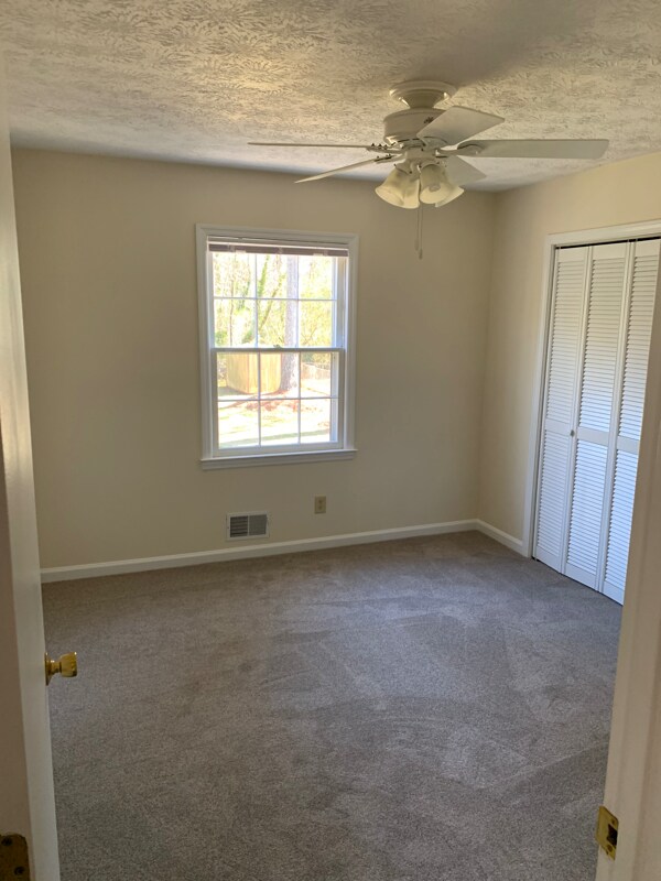 Building Photo - 3748 Cutler Dr SW