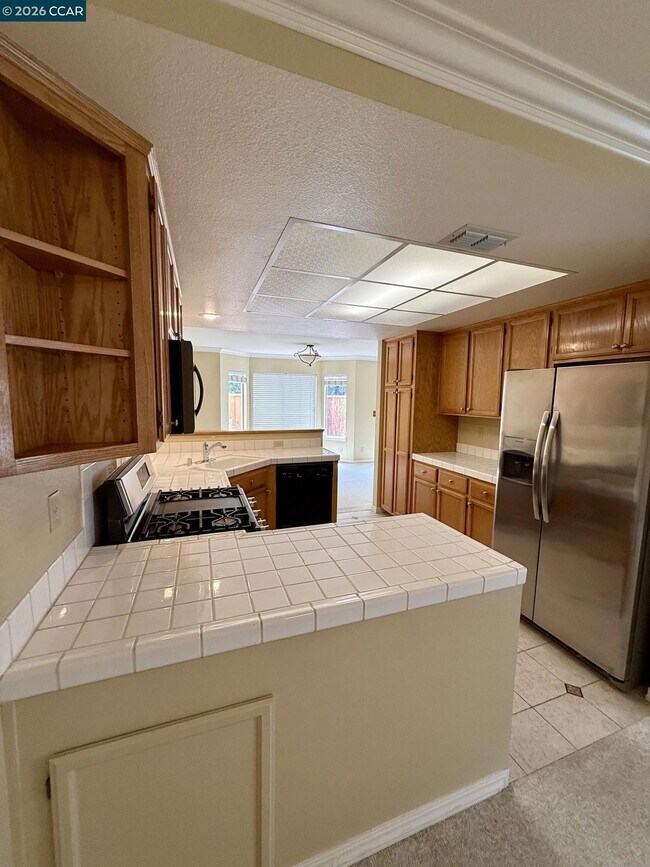 Building Photo - 365 Bellflower Dr