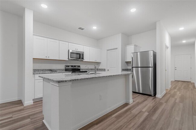 Building Photo - 337 Wedemeyer St