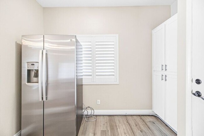 Building Photo - Charming 3-Bedroom Home with Modern Updates & Easy-Care Backyard