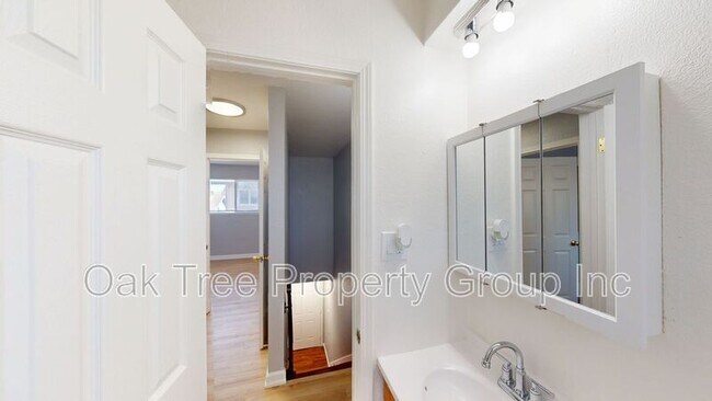 Building Photo - 625 F St