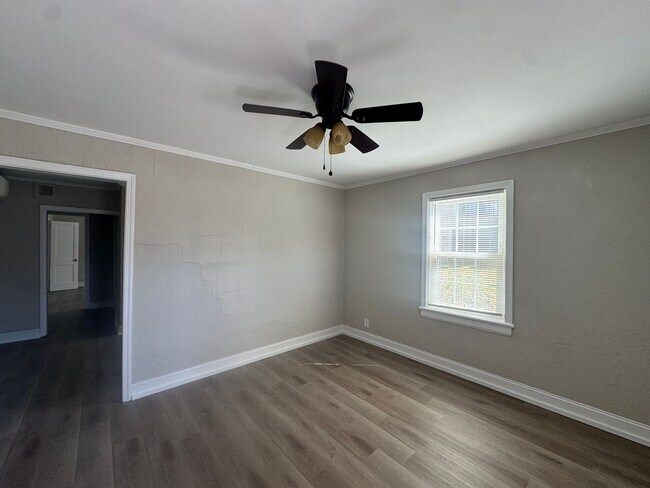 Building Photo - 2515 Ashe St