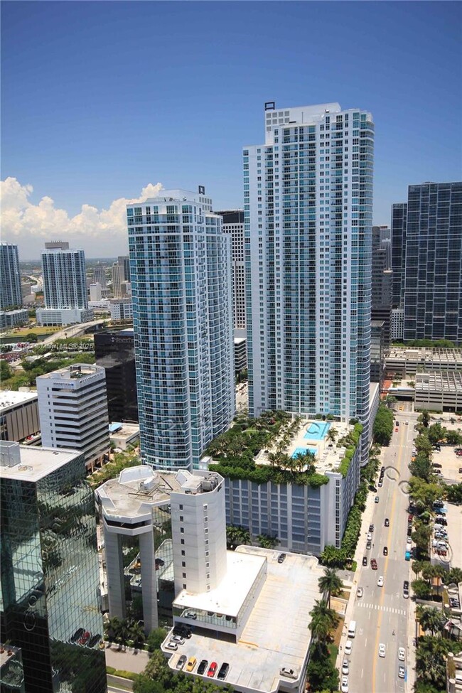 Building Photo - 950 Brickell Bay Dr