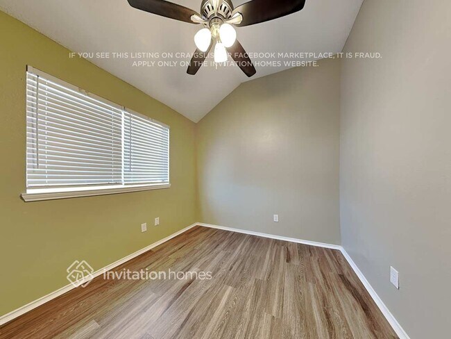 Building Photo - 8618 Fairfax Ave