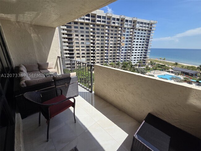 Building Photo - 4900 N Ocean Dr