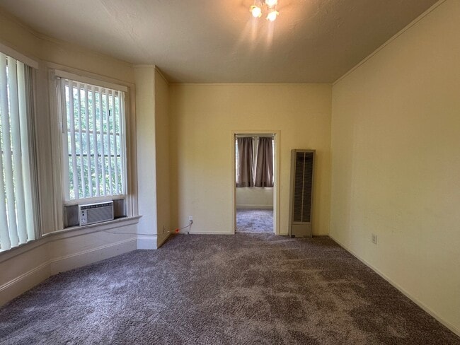 Building Photo - 1BR/1BA Apartment in Prime Downtown San Jose Location - $1910/mo includes all utitilies.