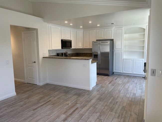 Building Photo - 40880 Whirling Wind Dr