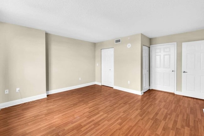 Building Photo - 3000 Coral Wy