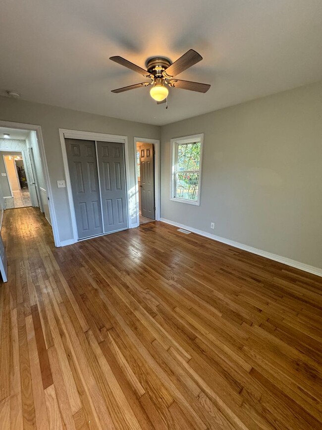 Building Photo - Beautifully Renovated 3-Bedroom Home with ...