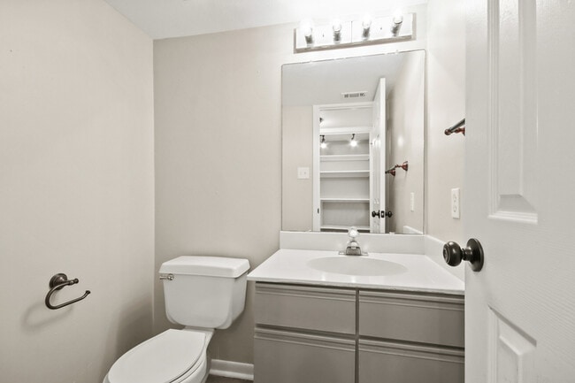 Building Photo - 7812 Theissetta Dr