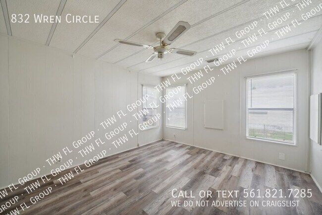 Building Photo - 832 Wren Cir