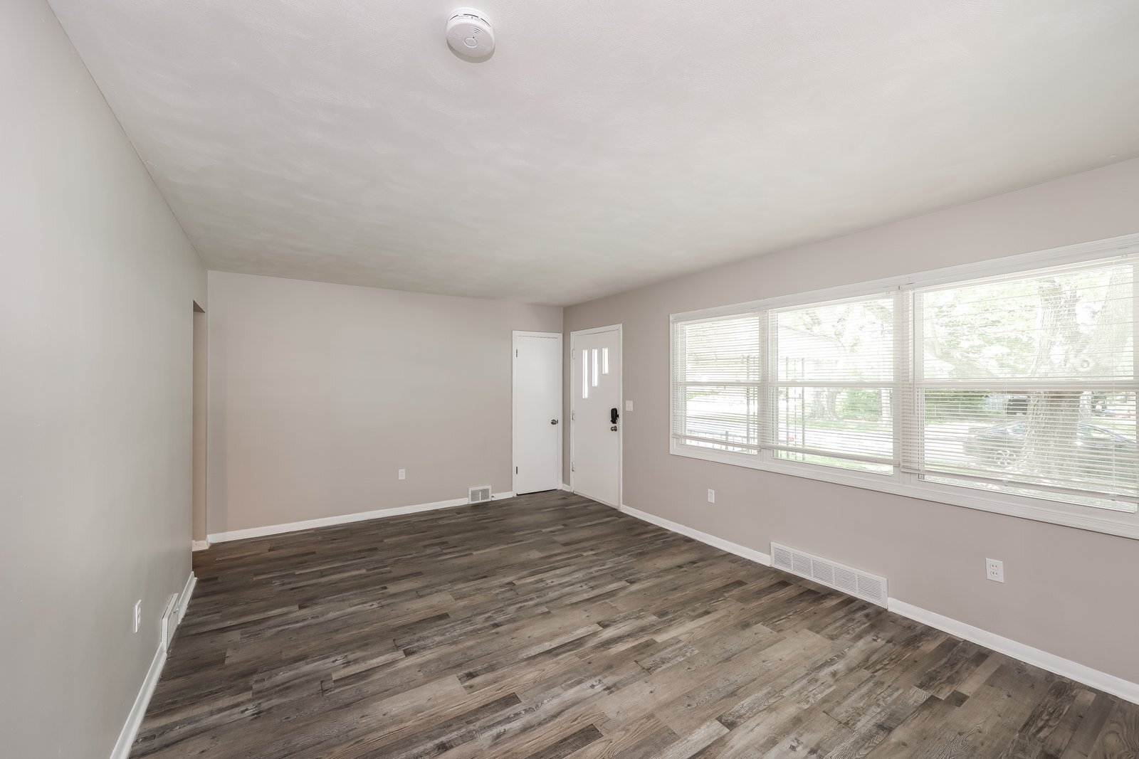 Building Photo - 74 Charlotte St