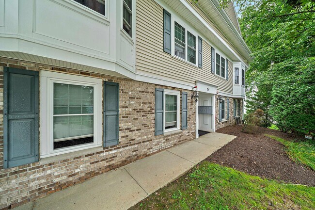 Building Photo - 24 Wall St