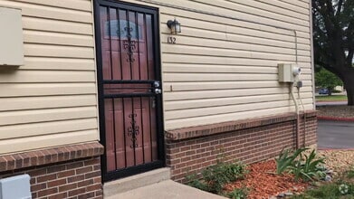 Building Photo - "Charming 2-Bed Condo Retreat in Lakewood ...
