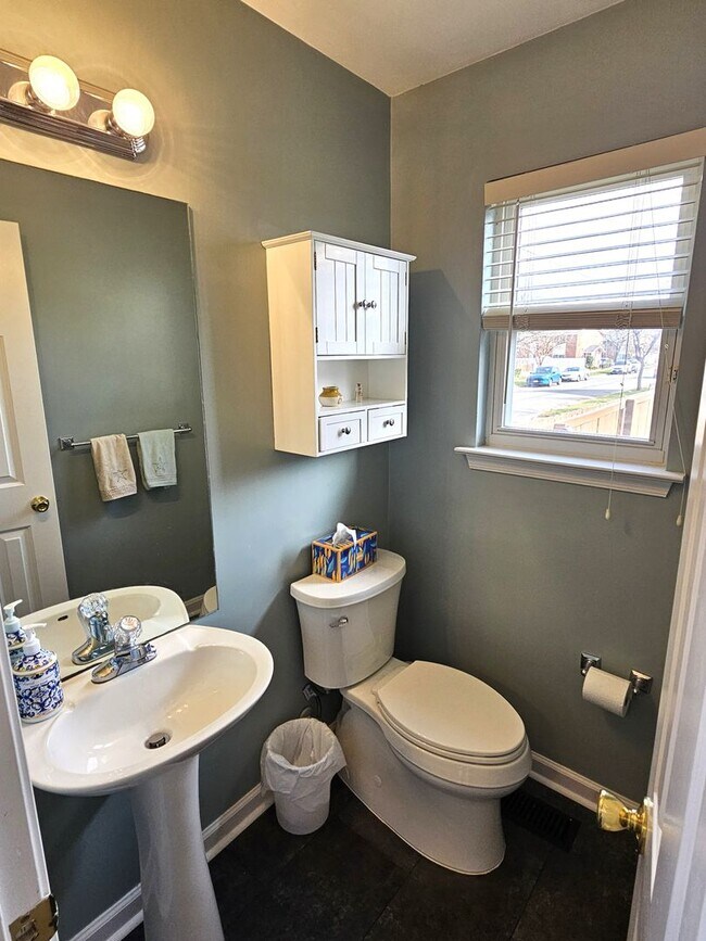 Building Photo - Ocean View East