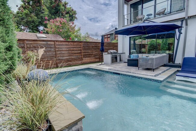 Building Photo - 5017 Milam St