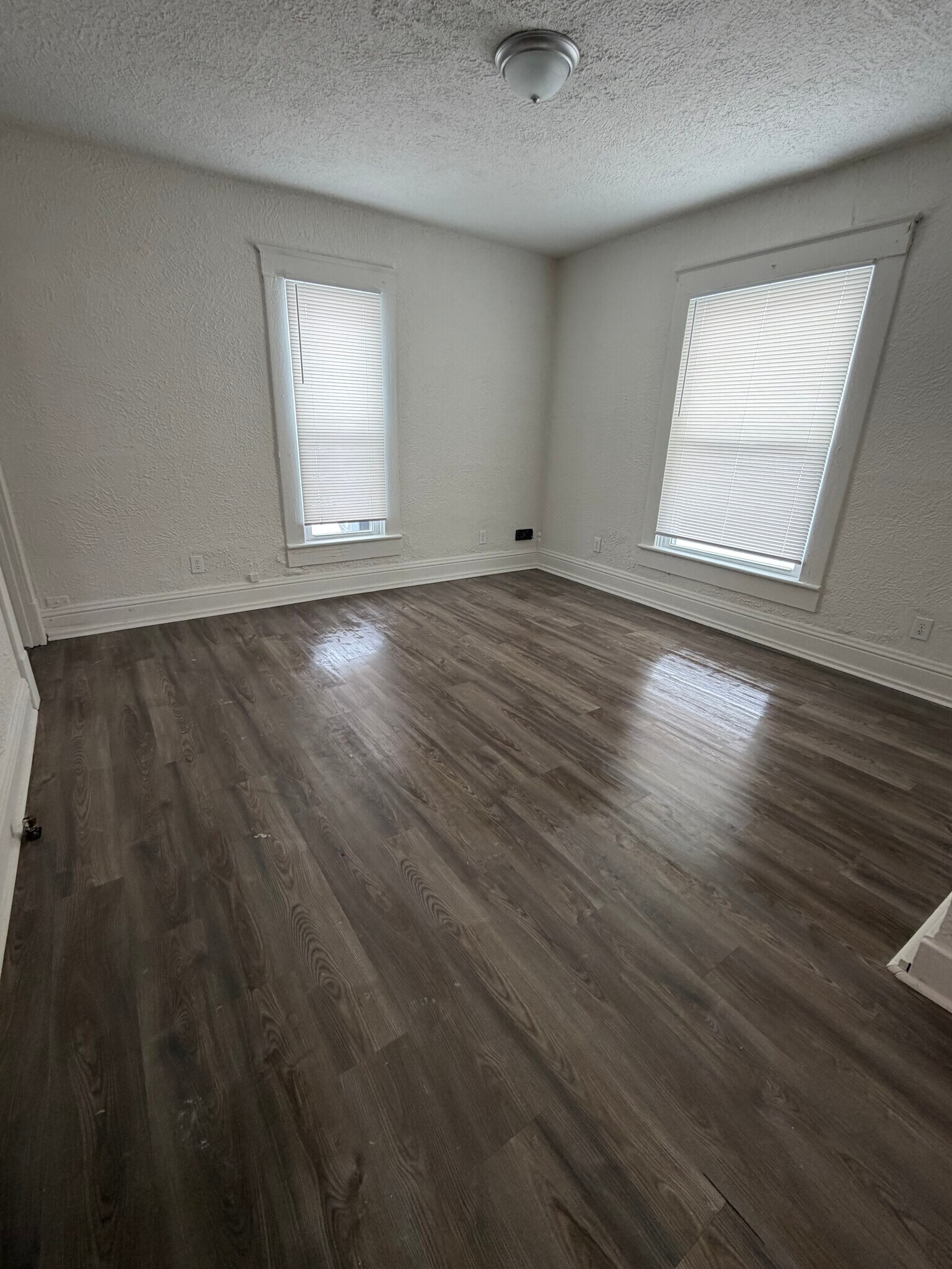 Building Photo - 771 Greenlawn Ave