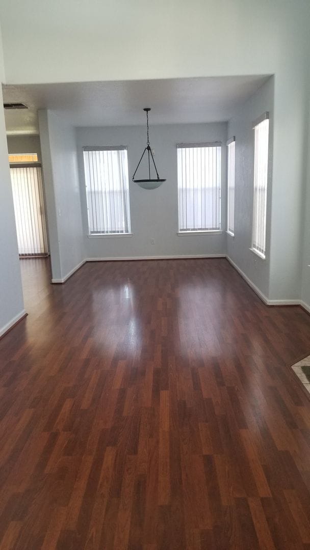 Building Photo - Beautiful 4 bedroom/2.5 bath South Davis Home!