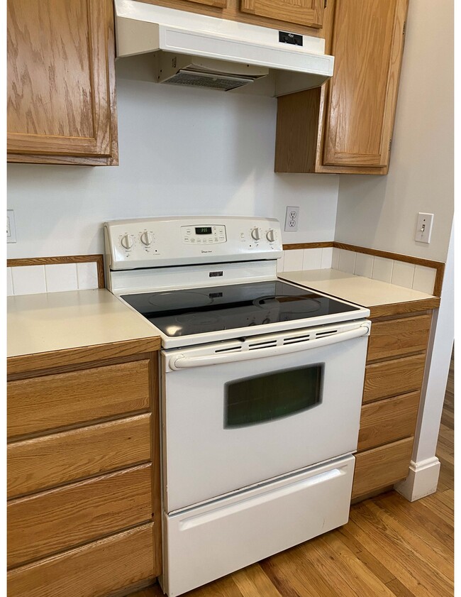 stove - 603 Mathews St