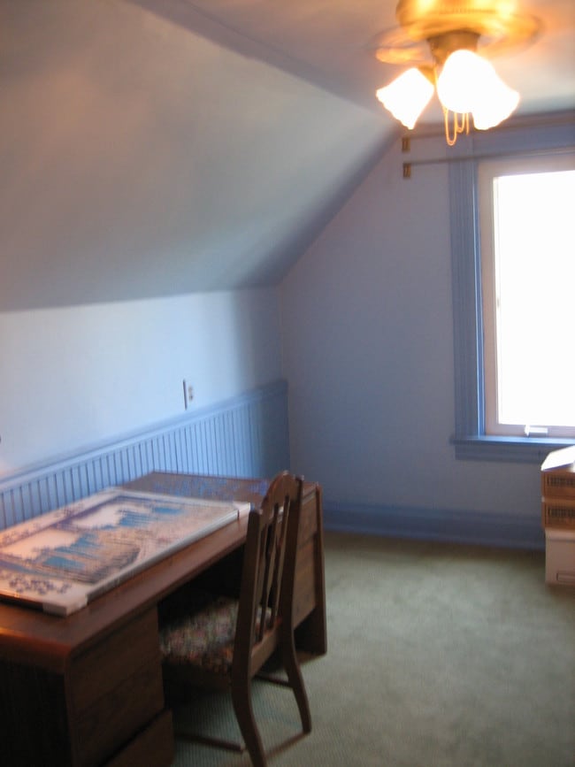 Building Photo - 719 Savannah Ave