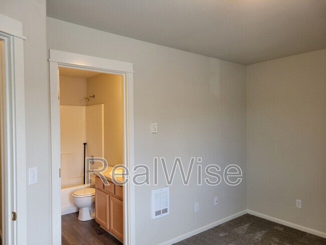 Building Photo - 2478 SW Timber View Ct
