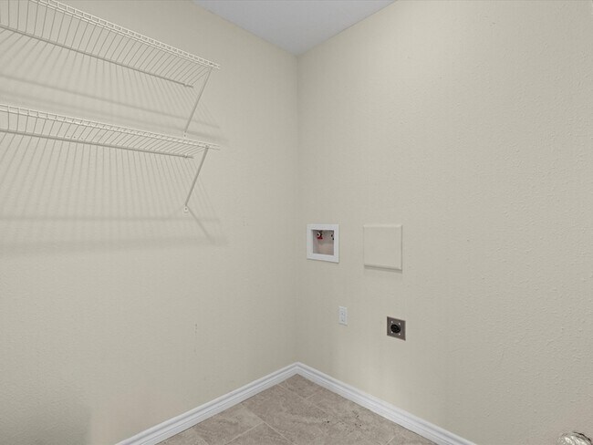 Building Photo - 6403 O Brien St