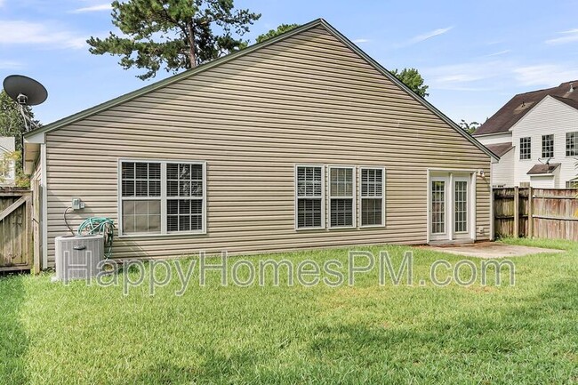 Building Photo - 101 Sparkleberry Ln