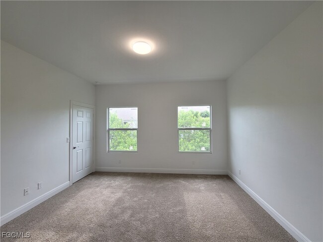 Building Photo - 3517 SW Santa Barbara Pl