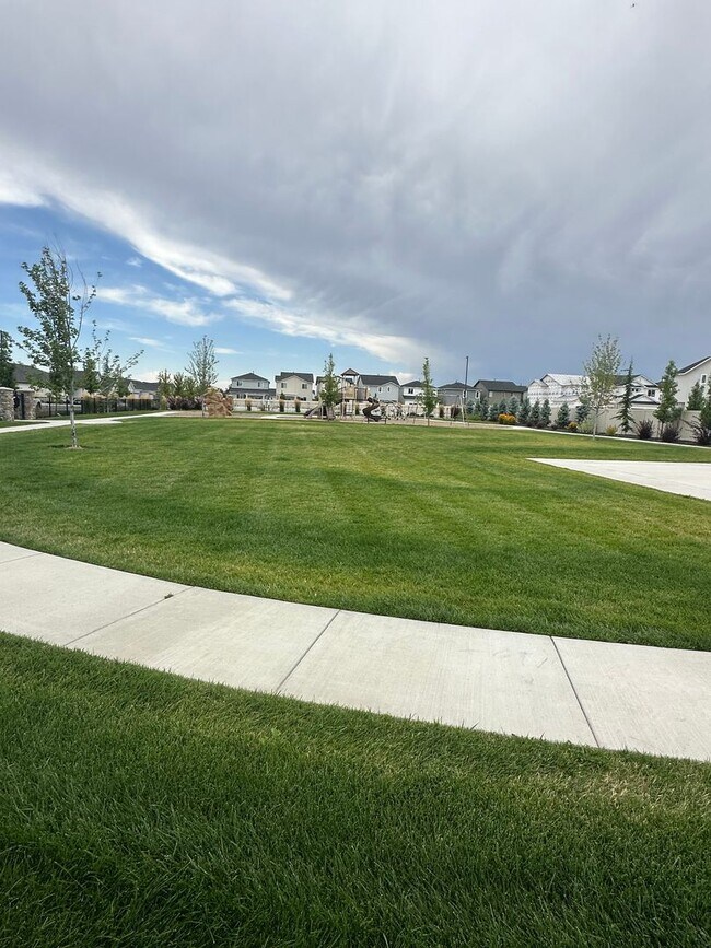 Building Photo - 4095 S Lone Pne Wy