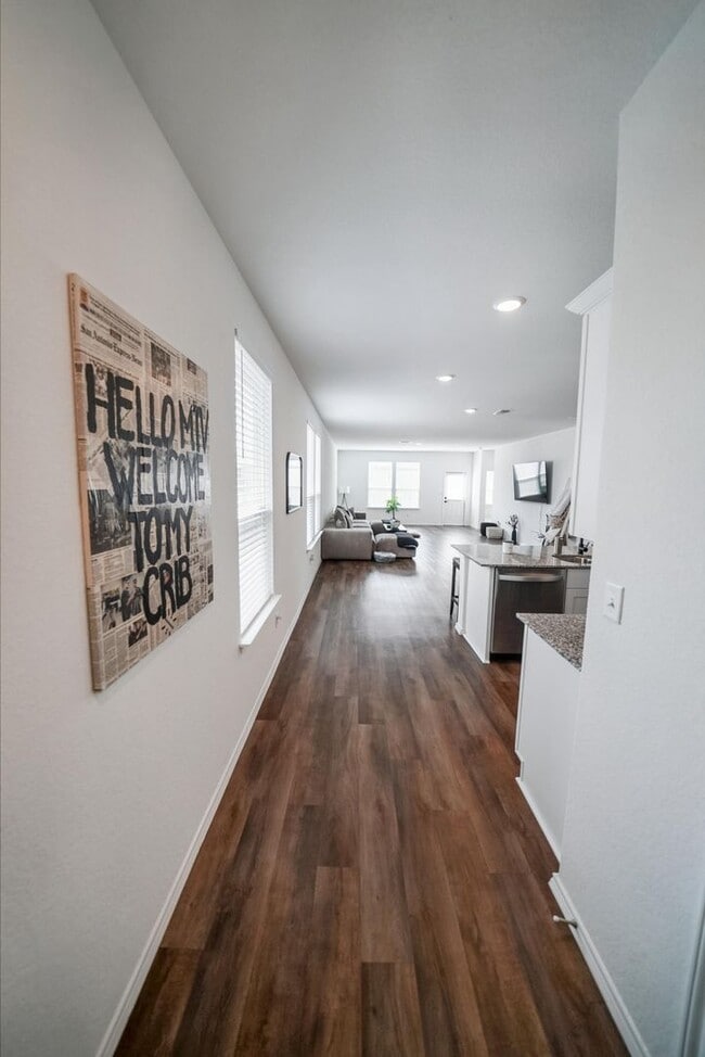 Building Photo - Beautifully Maintained Single-Story Home i...